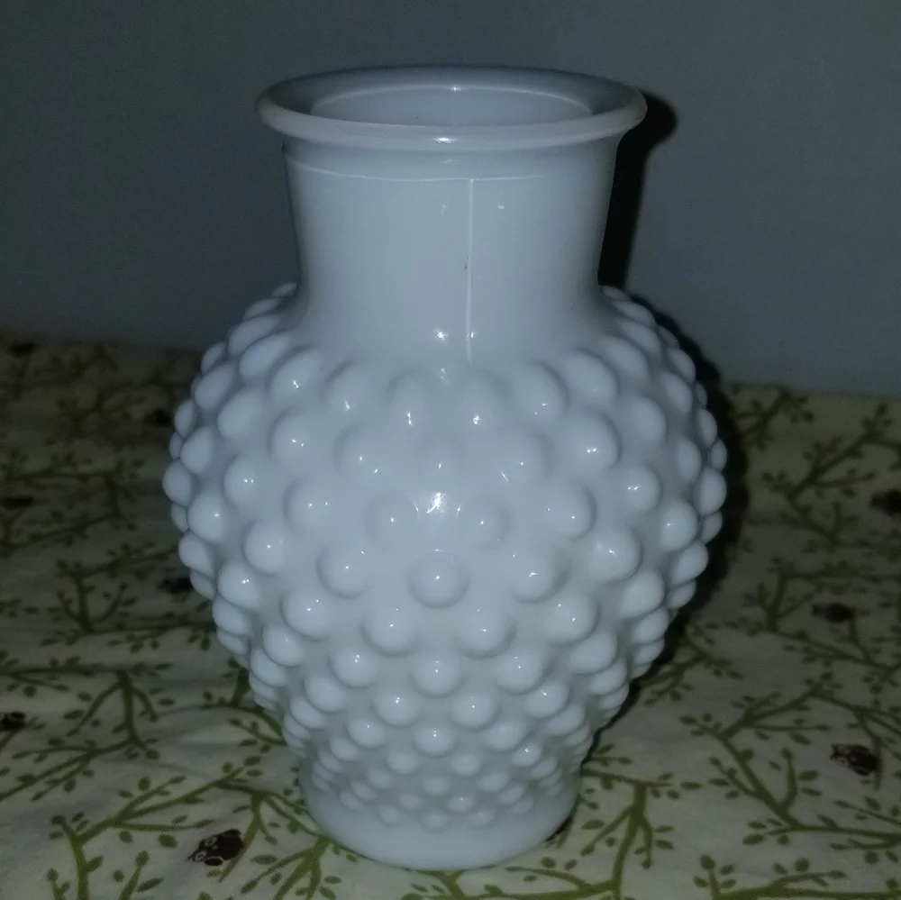 Fenton vintage hobnail